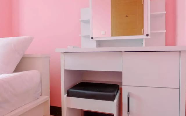 Homey and Stylist 1BR Gading Icon Apartment - photo 5