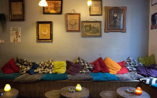 The Flying Pig Downtown Youth Hostel - photo 2