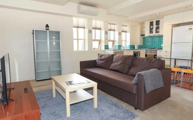 2 Beds 2 Baths Free Carpark behind State Library - photo 4