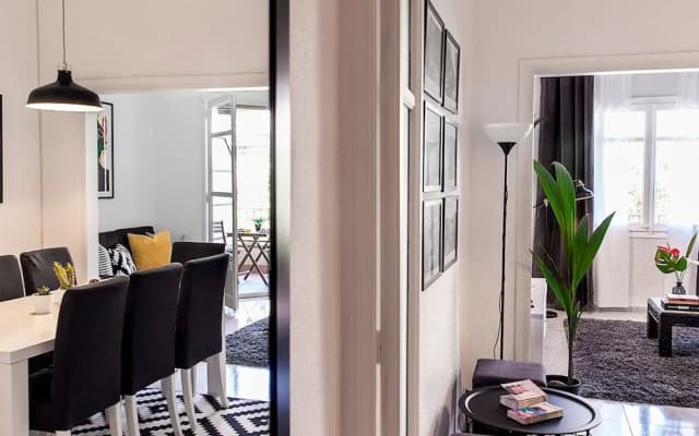 Prime Eixample Hideaway 6 Guests With Balcony by Myrentalhost - photo 4