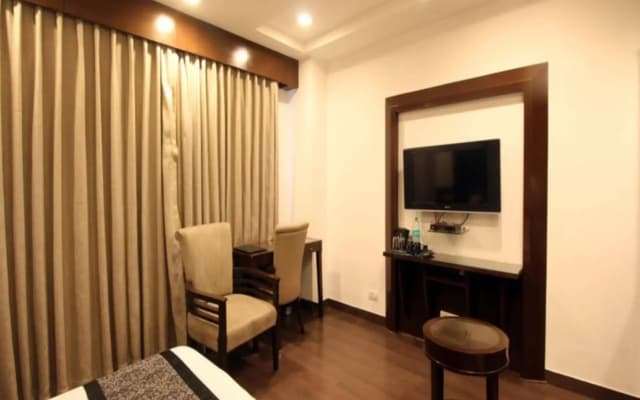 Hotel Bellvue - photo 3