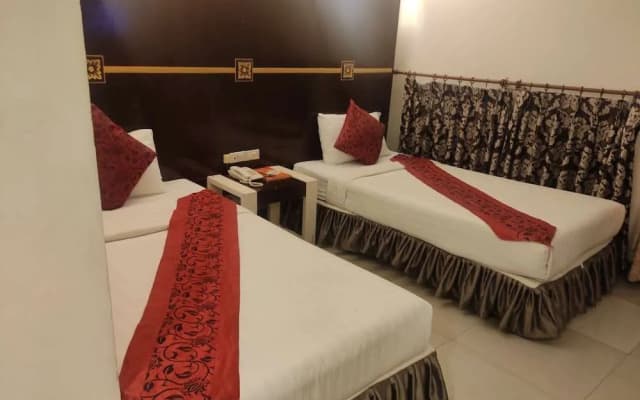 Hotel Asok Inn - photo 2