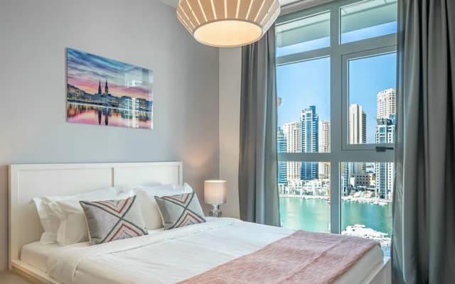 Luton Vacation Homes - Marina Residence - photo 5