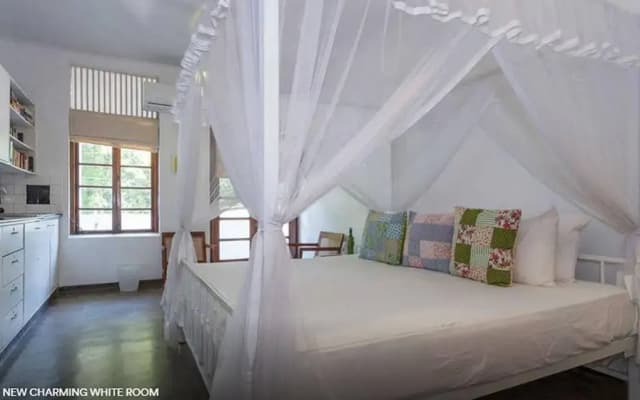 Colombo 7 - A Charming White Room - photo 2