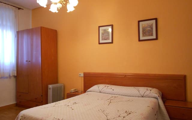Hostal Valencia - photo 3