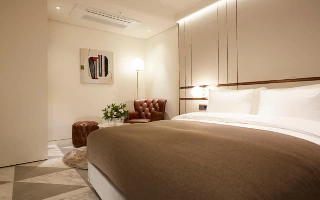 9 Brick Hotel - photo 3