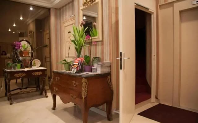 Hôtel des Pyrénées - Nation - photo 2
