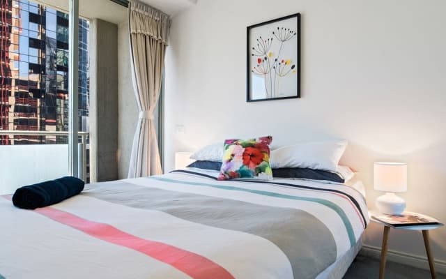 Southbank Tower Apartments - photo 5