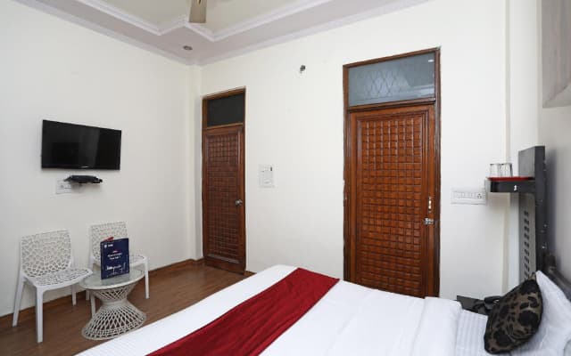 The Castle Bed  Breakfast - photo 2