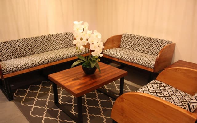 Ahyu Hotel - photo 4