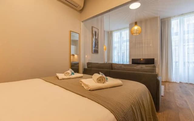 Upscale & Trendy flat in the Center - photo 4