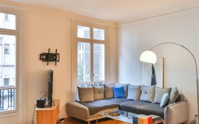 Secret Villiers I Stylish 2 Bed Apt in Villiers - photo 2