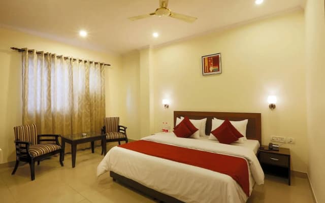 Airport Hotel Chanakya - photo 4