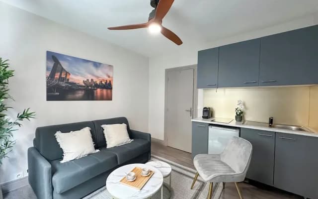 1601 Dumont - photo 2