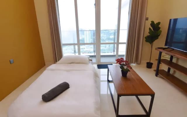 Cozy 1BR Suite at Tritower Steps to JB CIQ - photo 2