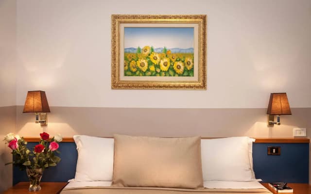 Ora Guesthouse - photo 2