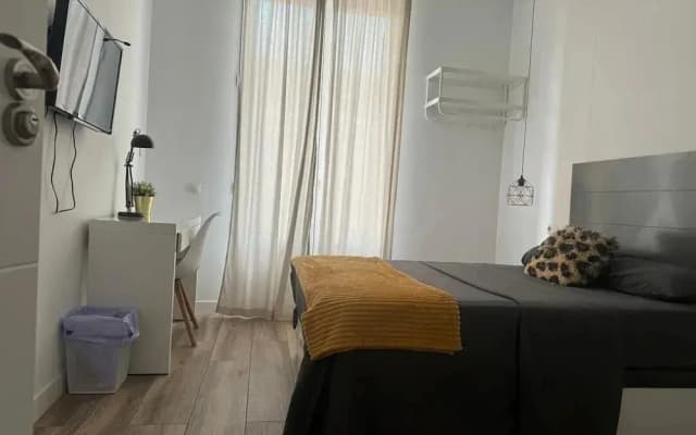 hostal plaza de el sol - photo 2