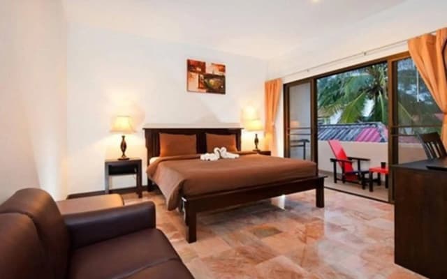 Kamala Beachfront Apartment - photo 2