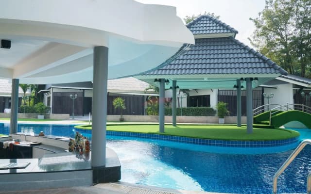 Beachfront Hotel, a high level of experience! - photo 4