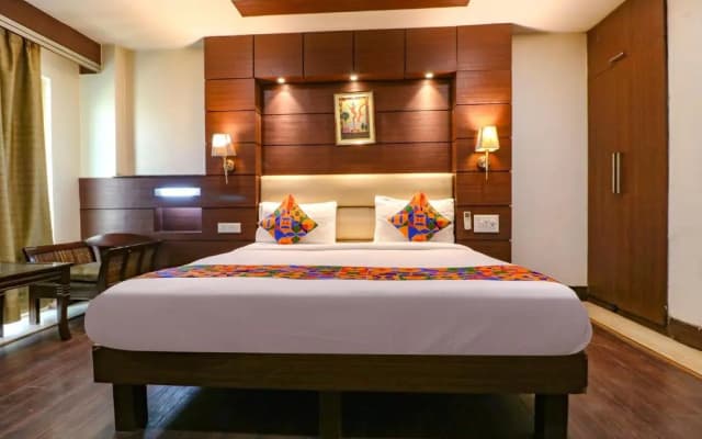Fabhotel Admire Suites - photo 4