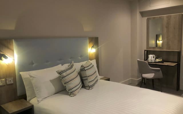 Euston Square Hotel - photo 3