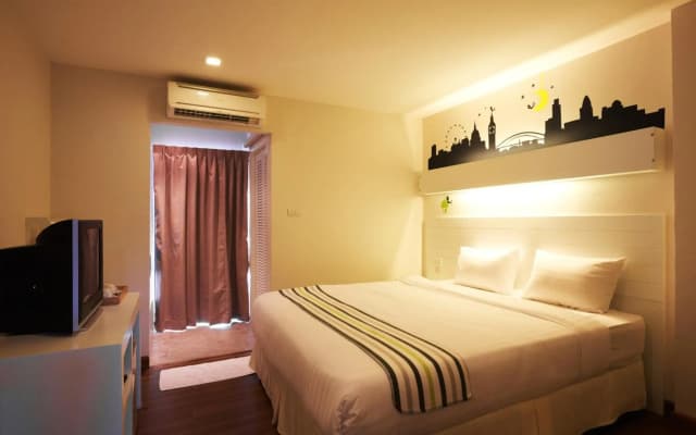 The Phoenix Hotel Bangkok - photo 4