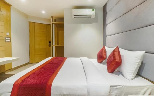 Hotel Bricks, Karol Bagh, New Delhi - photo 3