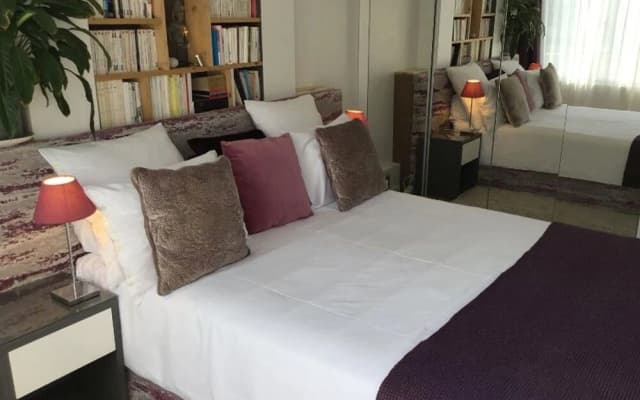 Apartment With one Bedroom in Paris, With Wonderful City View, Furnish - photo 4