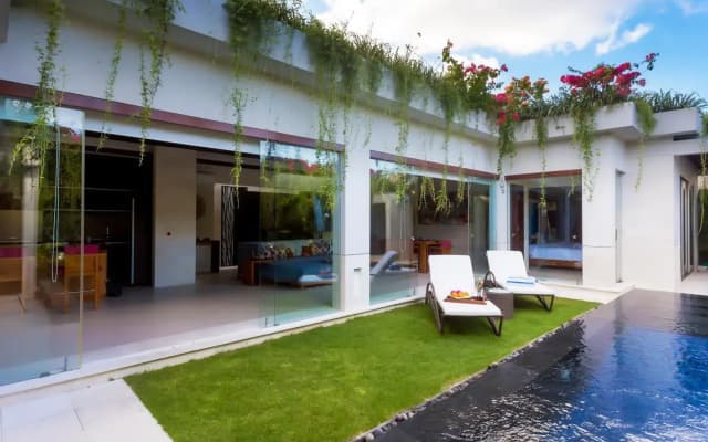 Villa by the Beach - photo 4