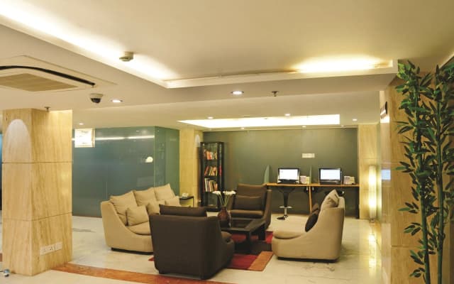 Iris Park Hotel - photo 2
