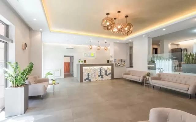 Maple Tree Apartments - photo 2