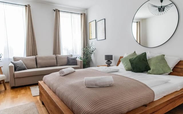 King Bed Home with Smart Tv, Perfect for groups of 4 - photo 4