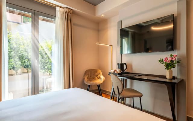 Loly Boutique Hotel - photo 4