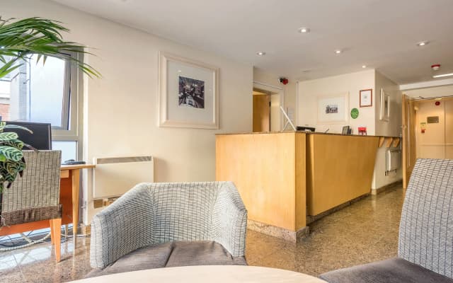 Holyrood Aparthotel - photo 2