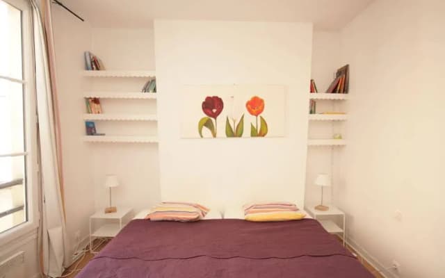 Sunny Saint Germain 1 Bdrm (158) - photo 2
