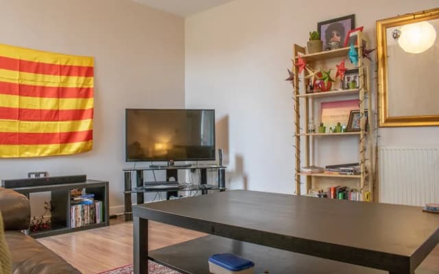 2 Bedroom 2 Bathroom Flat - photo 2