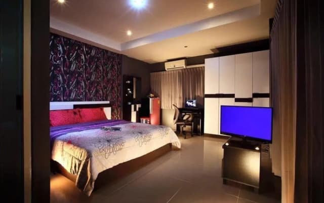 Lancome Plus Hotel - photo 5