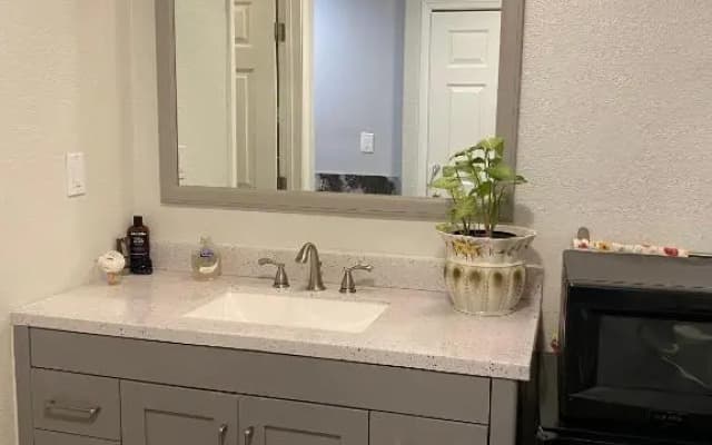 Private Room in Los Angeles w/ AC & WIFI - photo 2