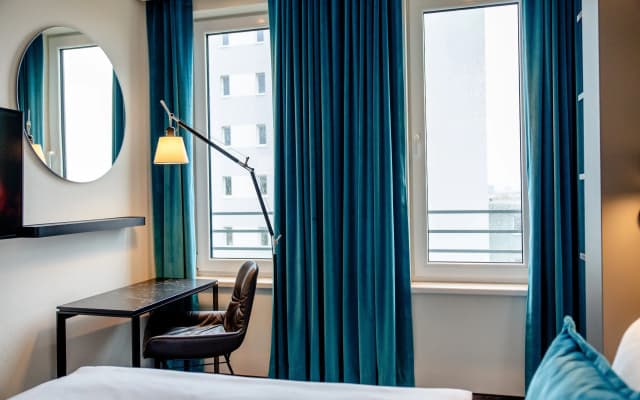 Motel One Berlin-Hauptbahnhof - photo 3