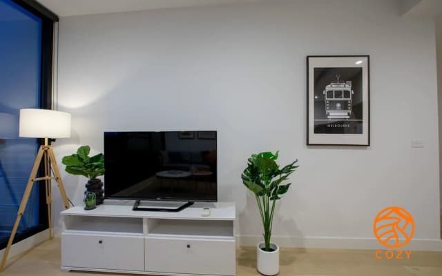 103 Brand New Central Located Box Hill Apt - photo 3