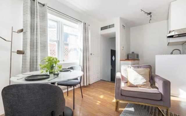 Close To Nyc! Relaxing Quiet Studio In Woodside 1 Bedroom Home by RedAwning - photo 4
