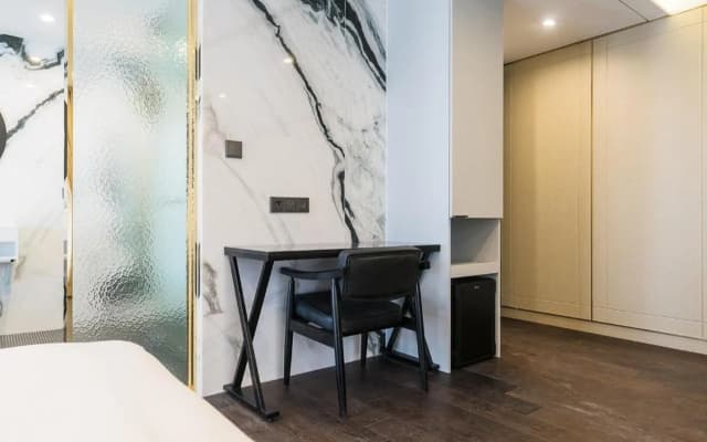 The May Hotel - photo 5