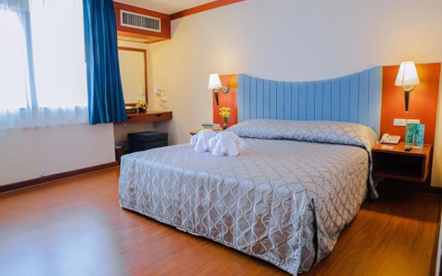 Baiyoke Suite Hotel - photo 3