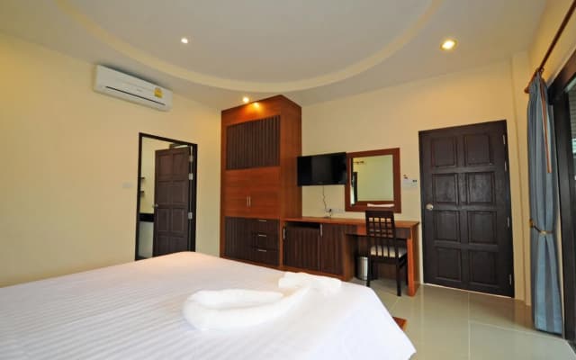 Phatcharee Resort - photo 4