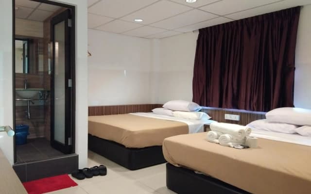 Comfort Two Hotel - photo 4