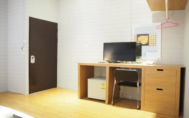 MLP Pod Room - Adults Only - photo 5