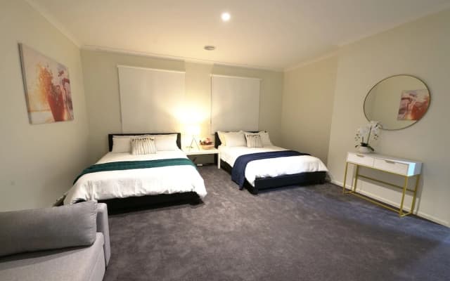 Luxury 9 BRM House in Melbourne - photo 3