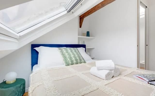 Cozy & Elegant Retreat Near Notre-Dame - photo 4