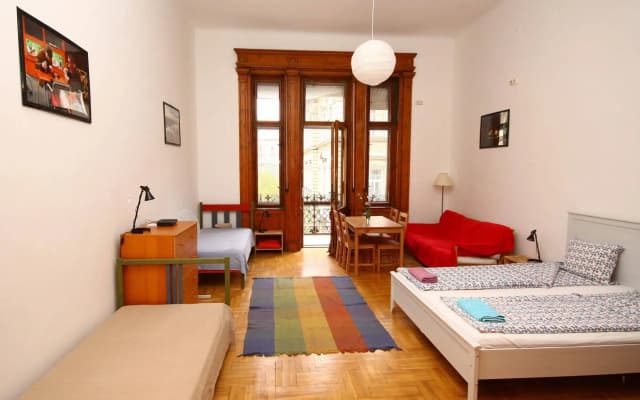 Pal's Hostel & Apartments - photo 2