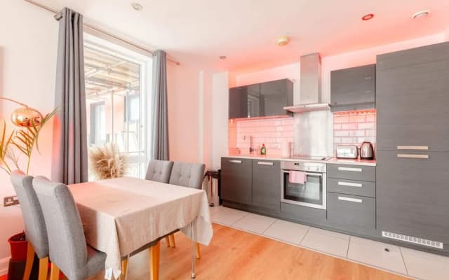 Vibrant & Inviting 1BD Flat, Heart of Haggerston! - photo 3